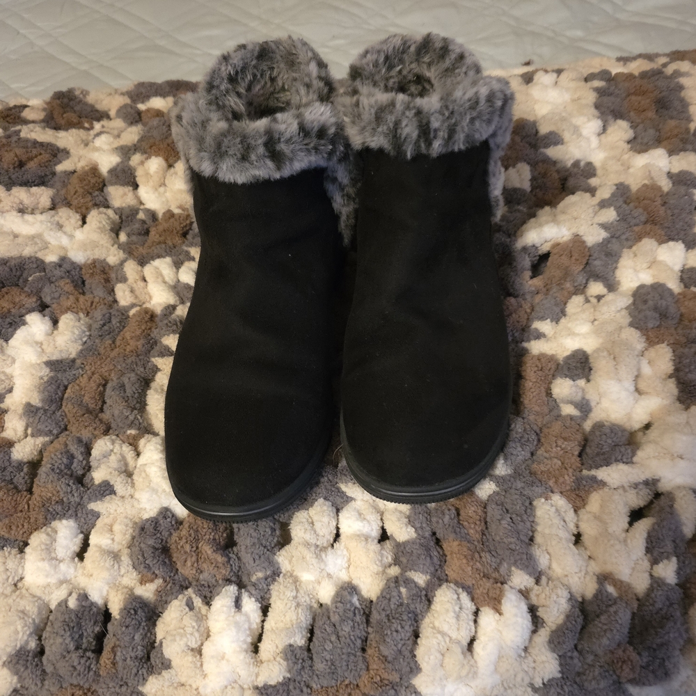 Clarks® Cloudsteppers Breeze Faux Fur Women's Slip-On Ankle Boots